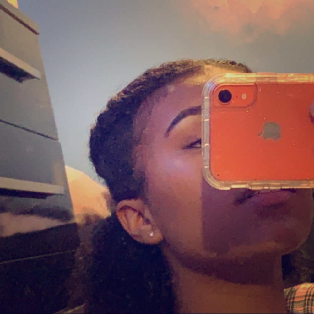 Meet your Posher, Seyanna